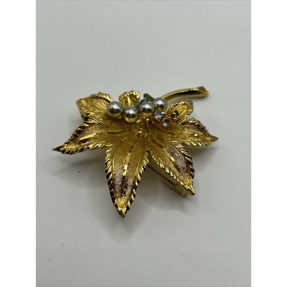 Vintage BSK Signed Brushed Gold Tone Textured Faux Pearl Leaf Brooch Pin - Picture 4 of 10